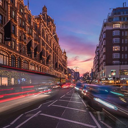 Modern Knightsbridge Apartment With Balcony Overlooking Harrods Prime Location 런던 외부 사진
