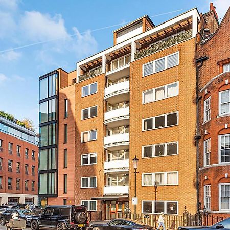 Modern Knightsbridge Apartment With Balcony Overlooking Harrods Prime Location 런던 외부 사진