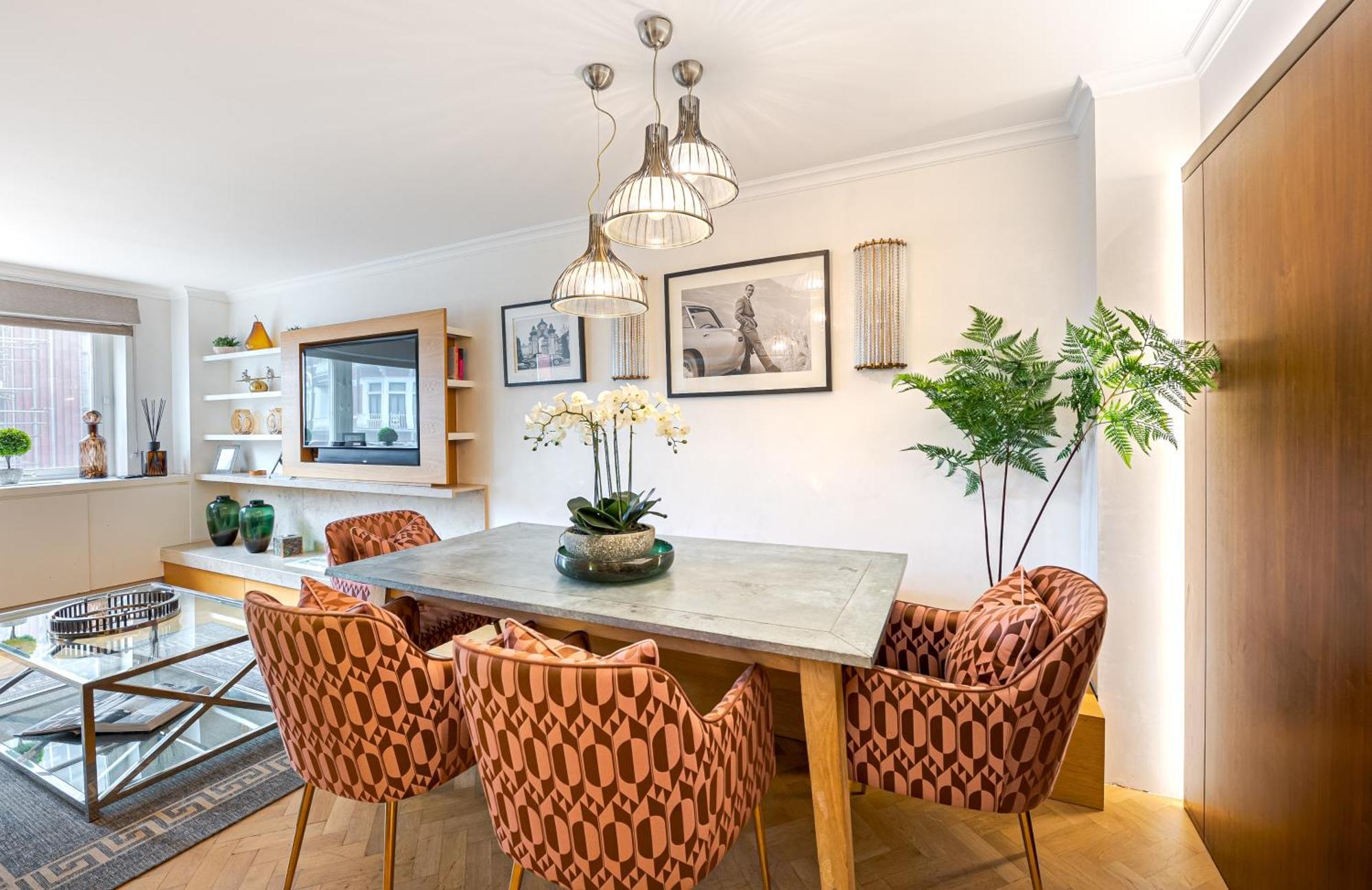 Modern Knightsbridge Apartment With Balcony Overlooking Harrods Prime Location 런던 외부 사진